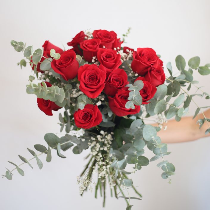L.O.V.E - Ramo de rosas frescas