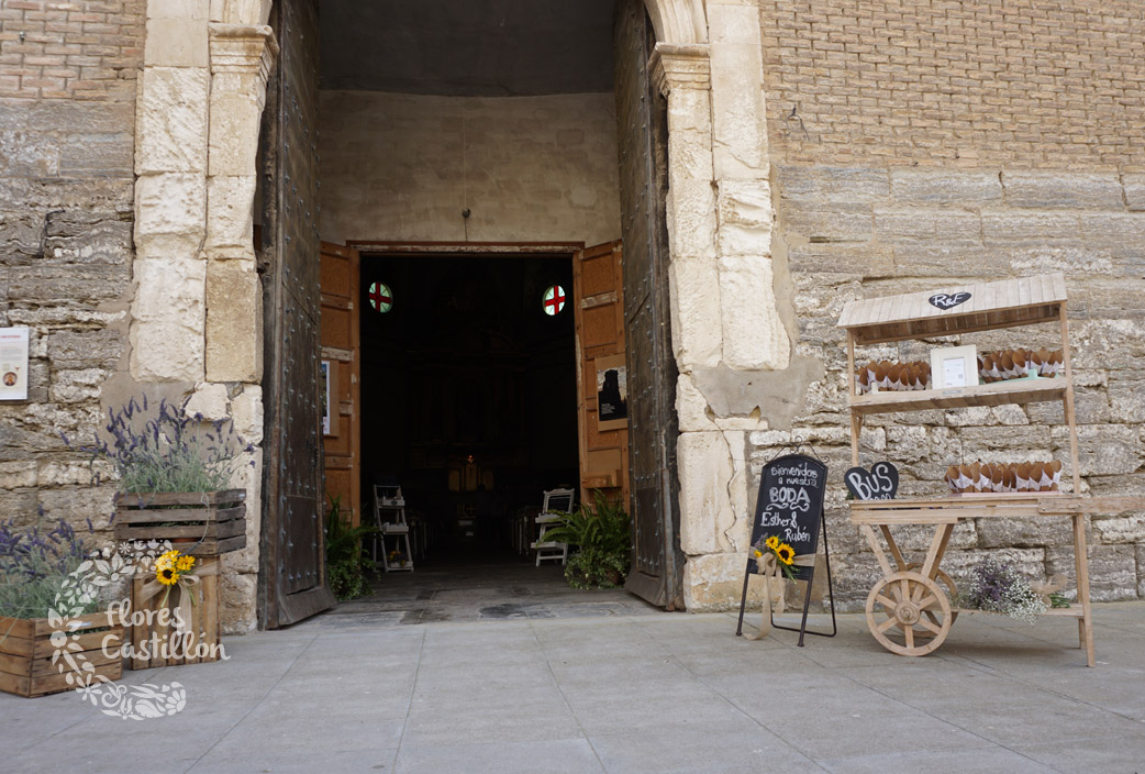 ENTRADA-IGLESIA-PARA-BODA-EN-VINTAGE