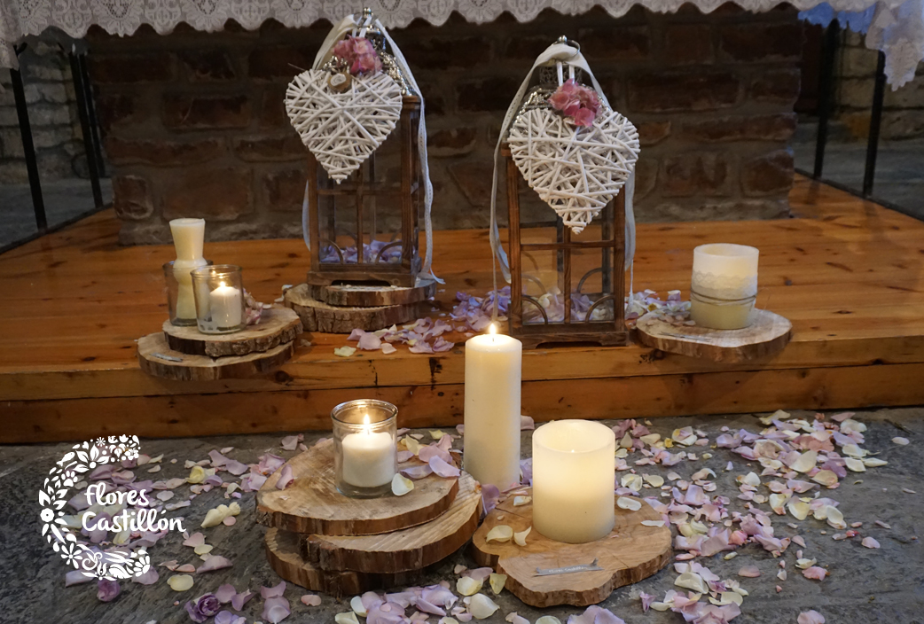 rodajas-de-madera,-velas,-dandiles-bodas