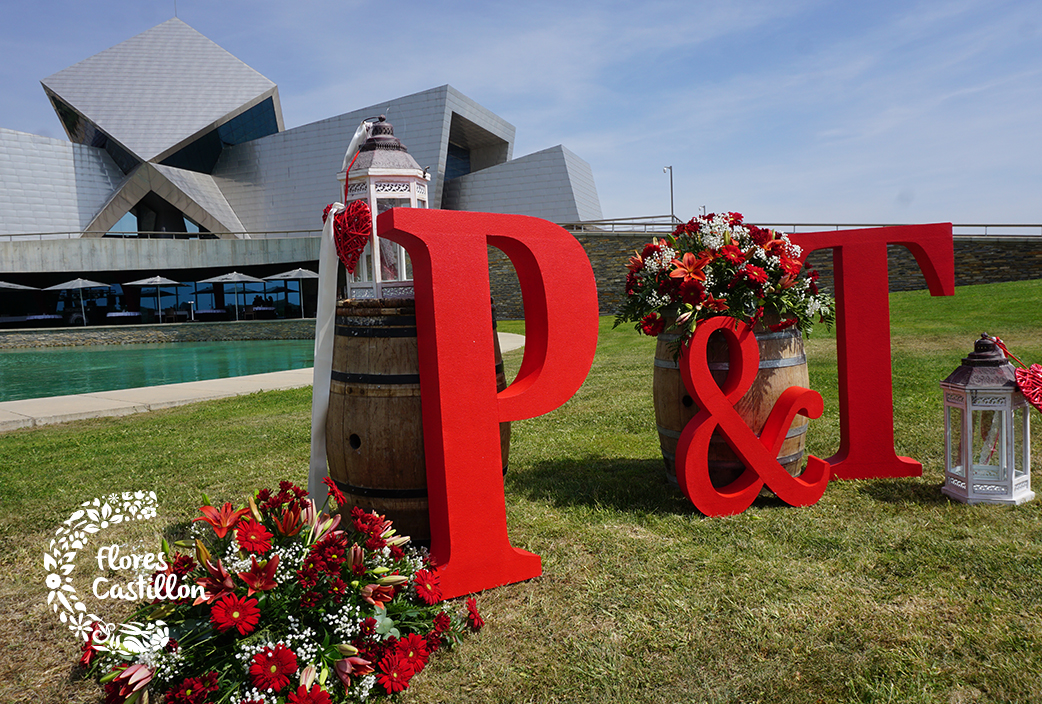 decoracion-exterior-boda-en-color-rojo