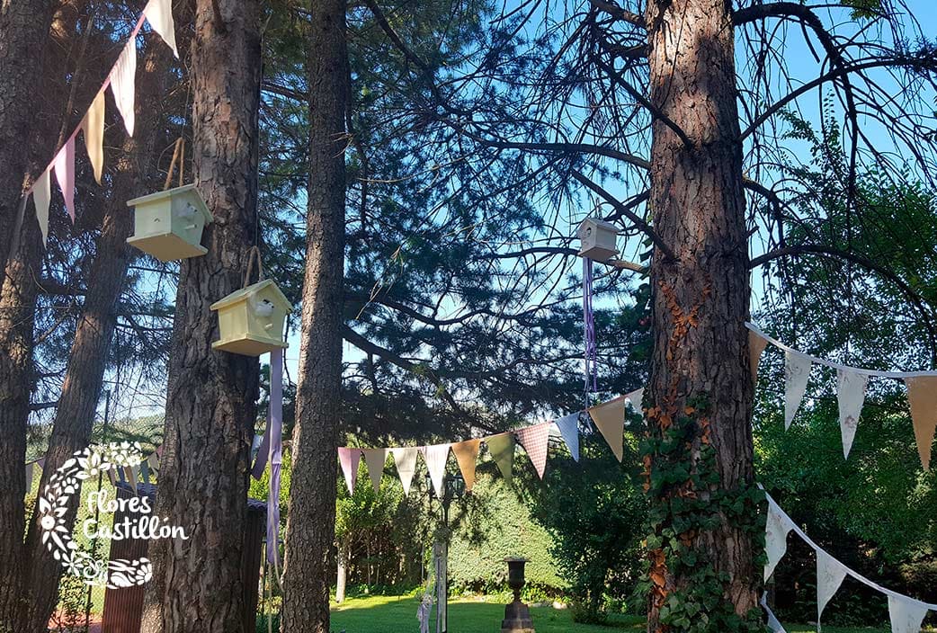 decoracion de arboles en boda de campo