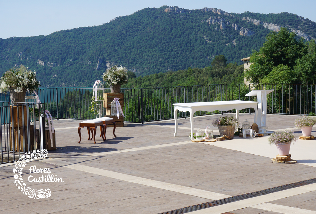 DECORACION-PARA-UNA-BODA-ENCANTADORA-CON-JAULAS