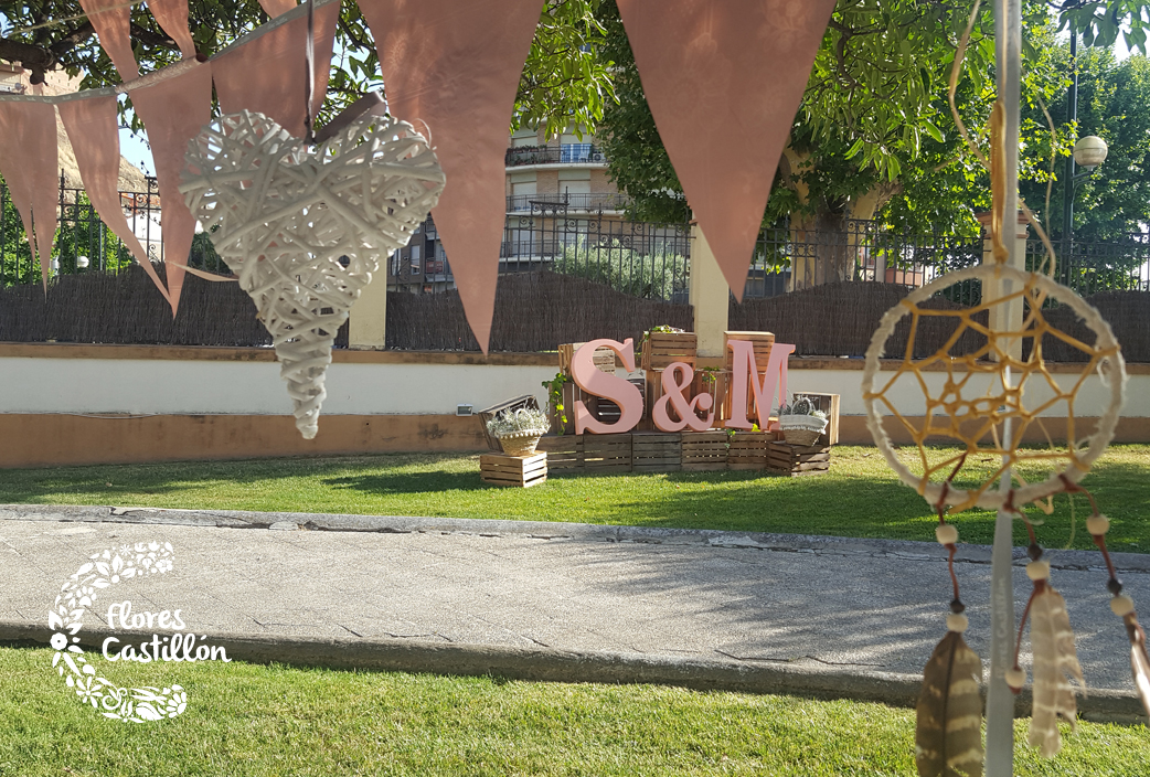 BODA-BOHO-ATRAPASUEÑOS-Y-CAJAS-DE-MADERA