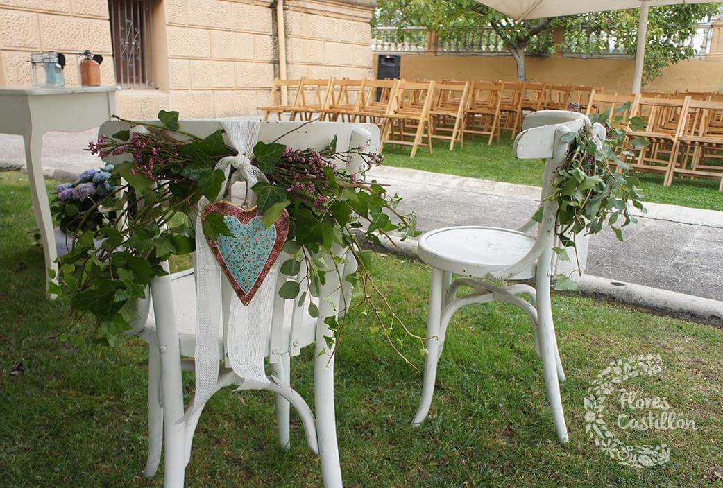 DECORACION SILLAS PARA BODA SOBRE RUEDAS