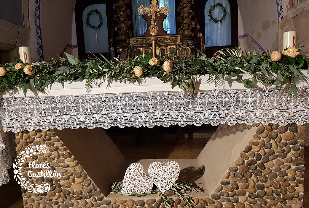 DECORACION-ALTAR-BODA-EN-LA-ERMITA