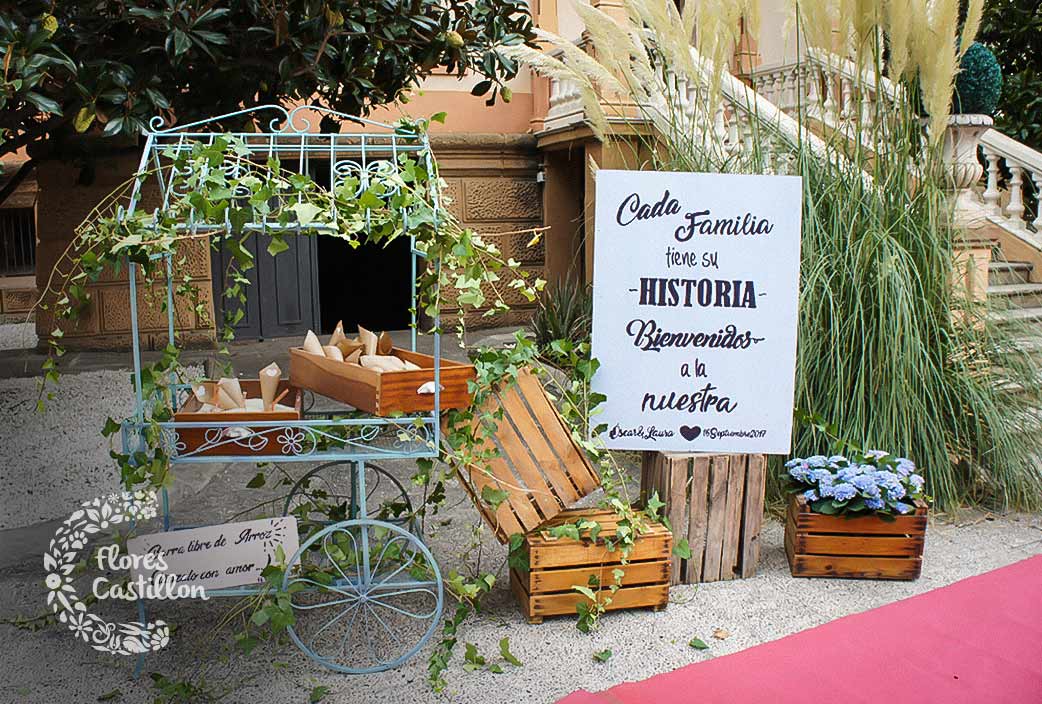 entrada a boda en jardin