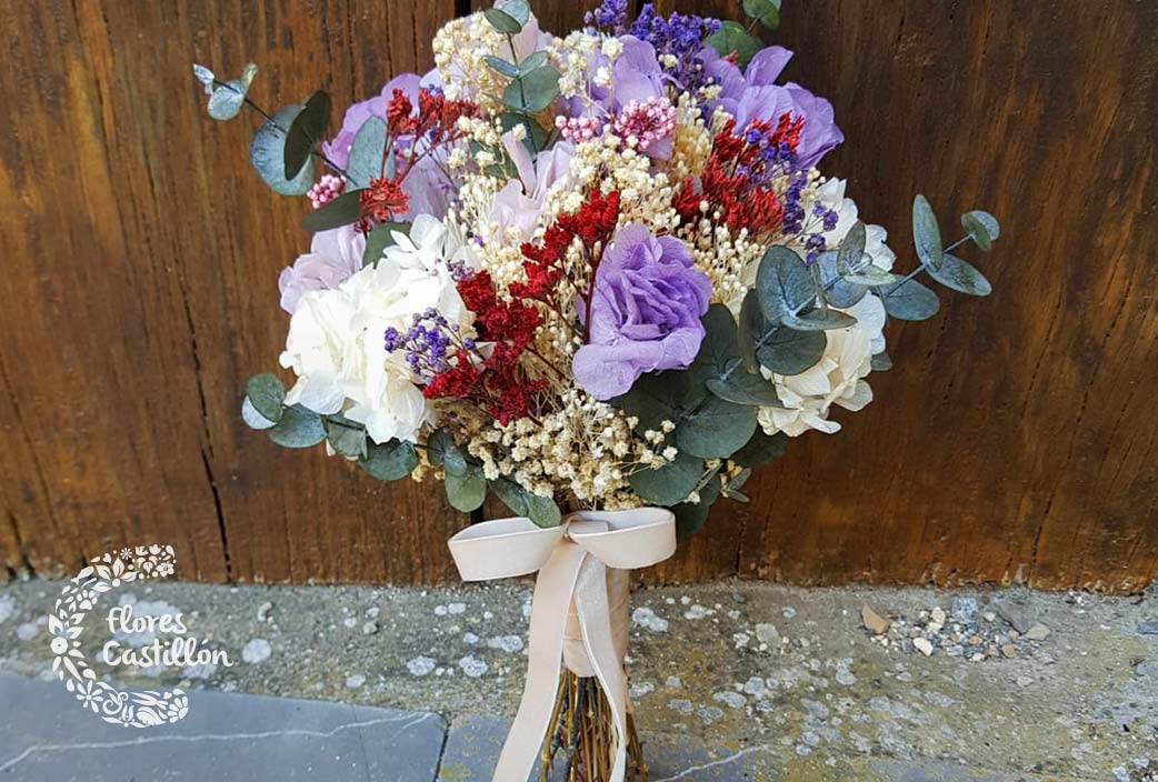 ramo de boda con flores preservadas